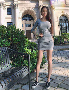 《欧美美女大香蕉》